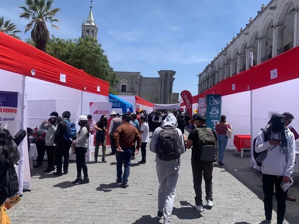 Ofrecerán 600 empleos en feria que harán en la Plaza de Armas