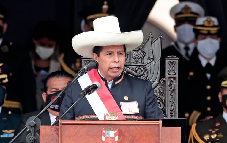 Castillo plantea que vacancia sea por incapacidad física o mental