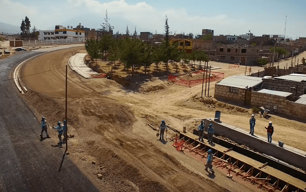 Irregularidades en la construcción de vía de cuatro carriles