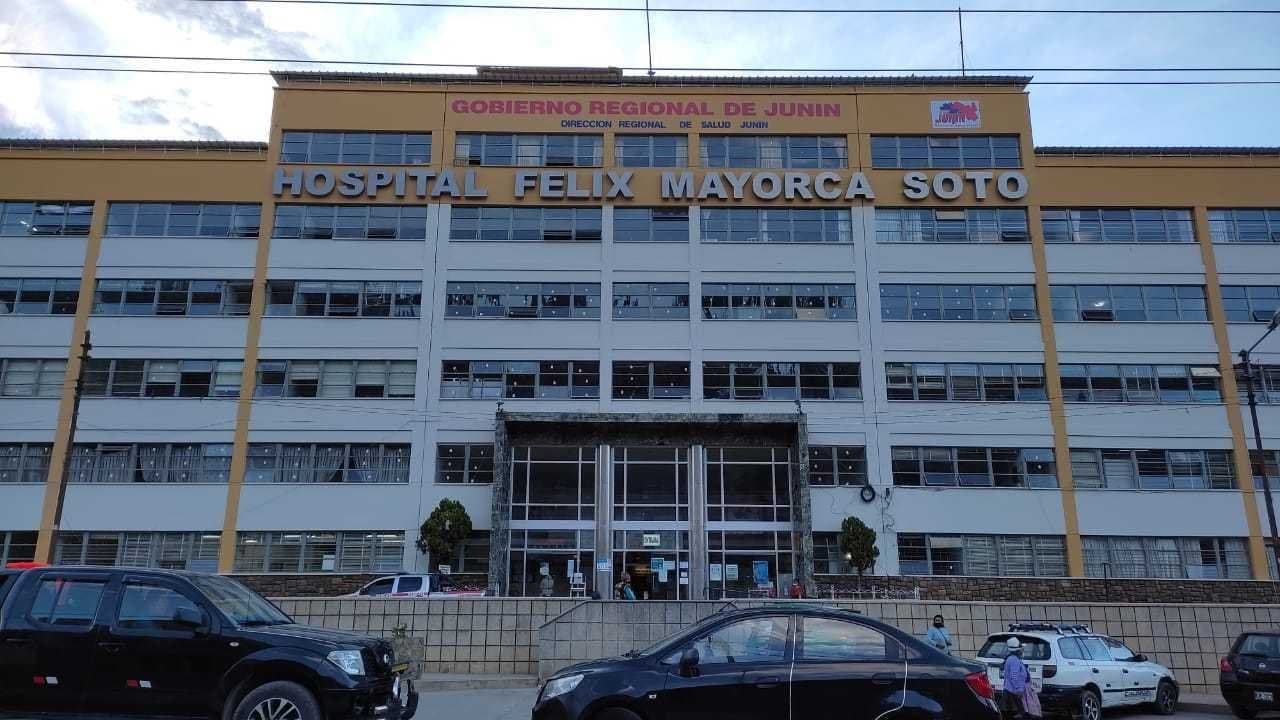 Investigan a personal médico por realizar fiesta en hospital de Tarma