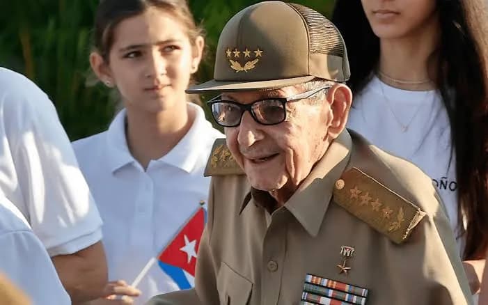 Florida emite una orden de arresto contra Raúl Castro