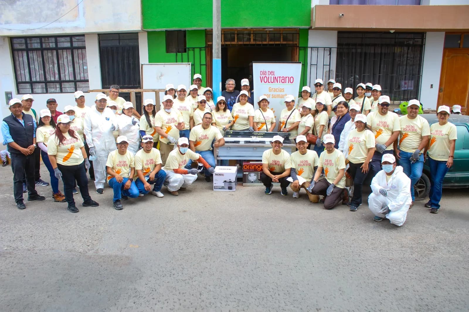 Más de 1 100 voluntarios mejoran espacios comunitarios en Perú